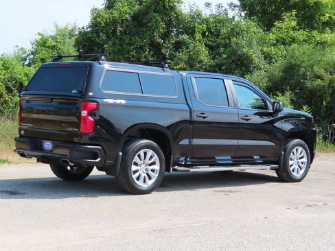 Used 2020 Chevrolet Silverado 1500 Custom w/ Custom Value Package AWD/4WD image 3