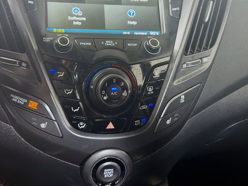 Used 2015 Hyundai Veloster Turbo FWD image 22