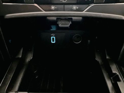 Used 2017 Ford Explorer XLT w/ Equipment Group 202A image 28