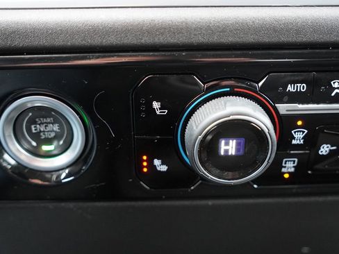 Certified 2024 Chevrolet Silverado 1500 LT image 27