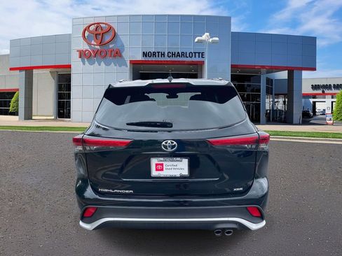 Used 2023 Toyota Highlander XSE FWD image 9
