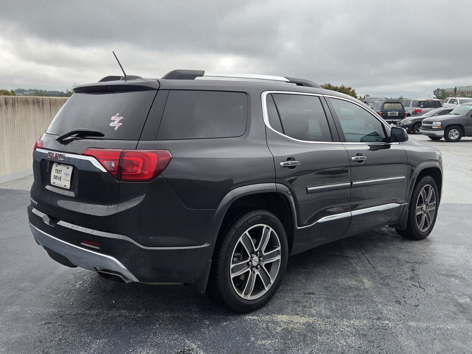 Used 2018 GMC Acadia Denali w/ Technology Package FWD image 5