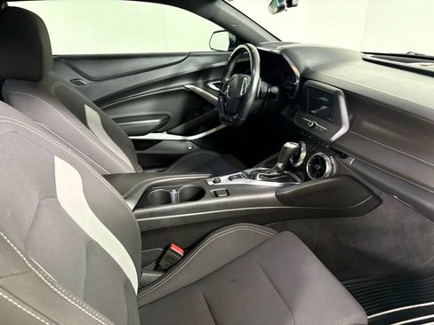 Used 2018 Chevrolet Camaro LT image 17