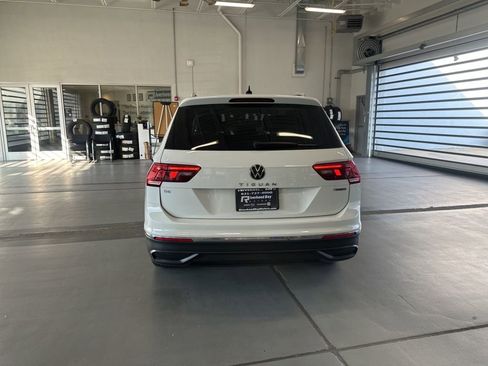 Used 2022 Volkswagen Tiguan SE image 4