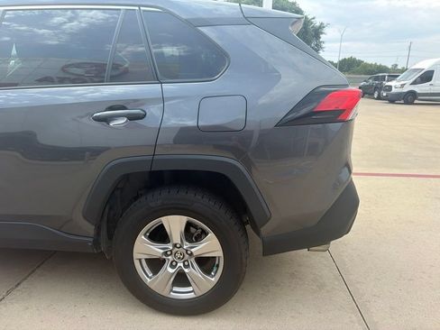 Used 2022 Toyota RAV4 XLE FWD image 7