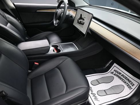 Used 2022 Tesla Model 3 Long Range AWD/4WD image 8