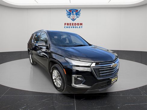 Used 2023 Chevrolet Traverse LT image 8