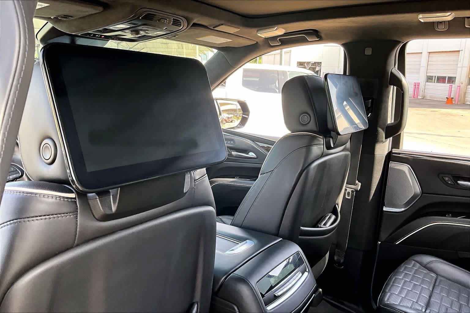 Used 2023 Cadillac Escalade Sport Platinum w/ LPO, ONYX Package AWD/4WD image 35