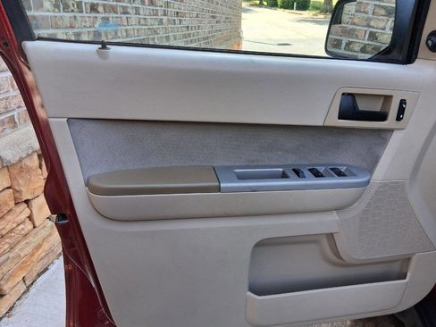 Used 2011 Ford Escape XLT FWD image 20