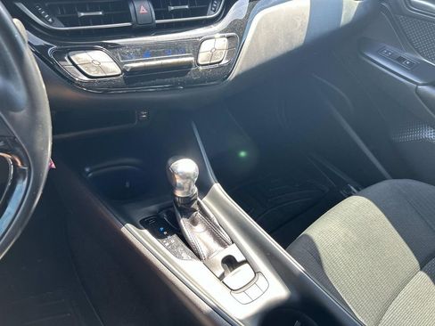 Used 2018 Toyota C-HR XLE image 23