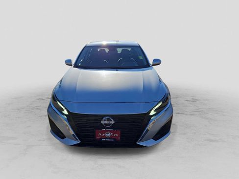 Used 2023 Nissan Altima 2.5 SV image 3