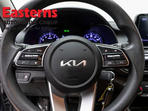 Used 2023 Kia Forte LXS FWD image 10