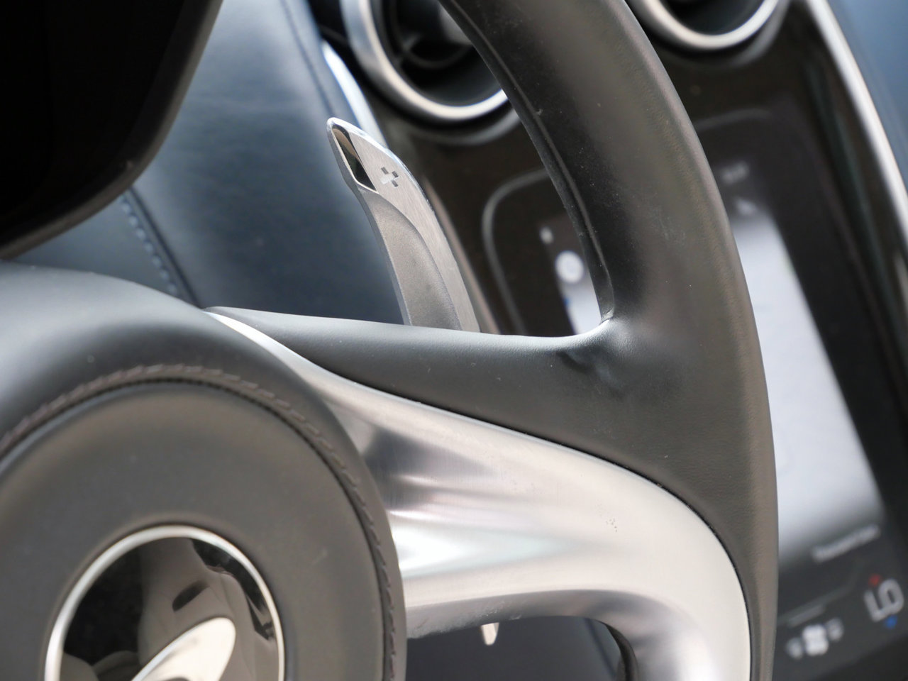 Used 2021 McLaren GT RWD image 12