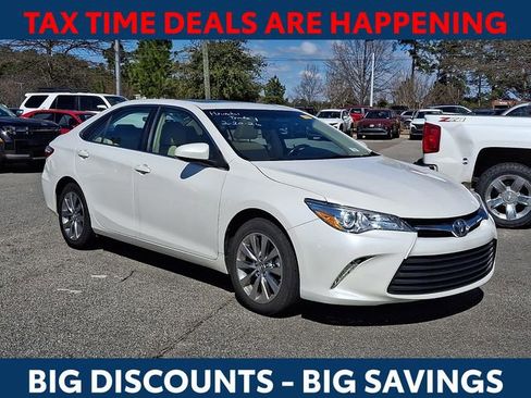 Used 2017 Toyota Camry XLE w/ Moonroof Package image 1