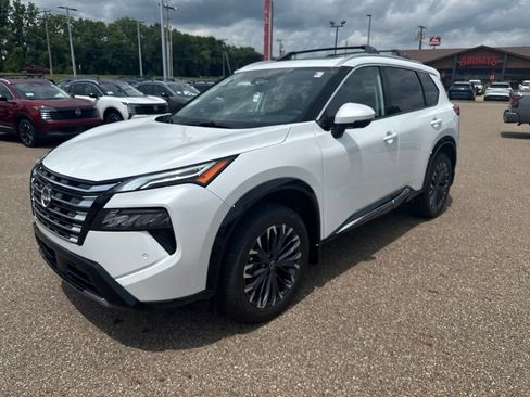 New 2026 Nissan Rogue Platinum AWD/4WD image 3