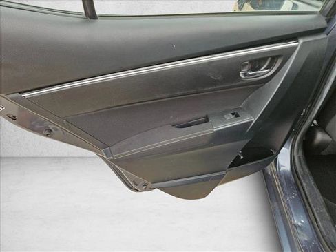 Used 2019 Toyota Corolla LE image 12