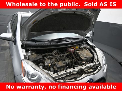 Used 2017 Toyota Prius C Two image 18