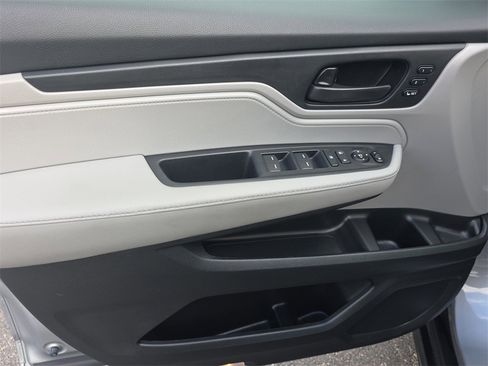 Used 2019 Honda Odyssey EX-L image 17