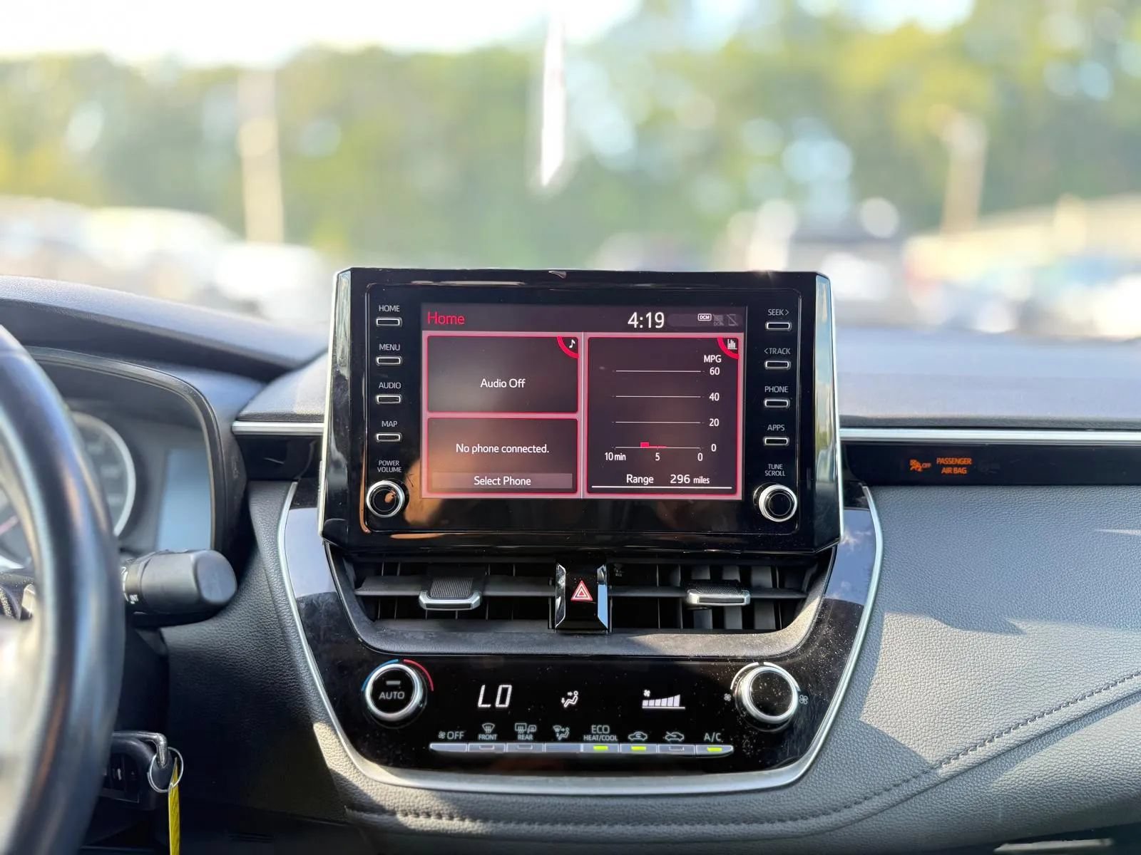 Used 2020 Toyota Corolla SE FWD image 23