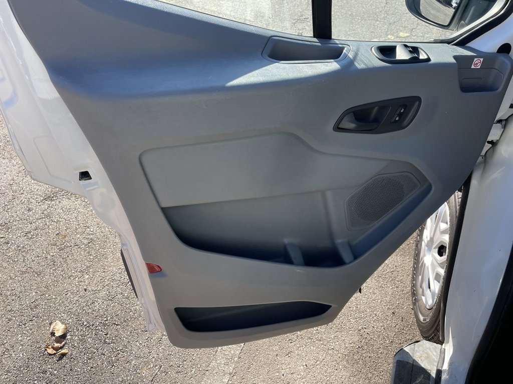 Used 2019 Ford Transit 250 130 Low Roof w/ Exterior Upgrade Package RWD image 3