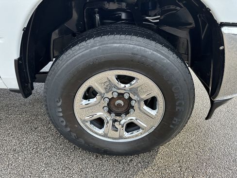 Used 2024 RAM 3500 Tradesman w/ Chrome Appearance Group image 12