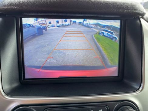 Used 2016 Chevrolet Suburban LT image 9