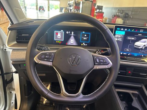 Used 2025 Volkswagen Tiguan S w/ 18" Wheel Package AWD/4WD image 17