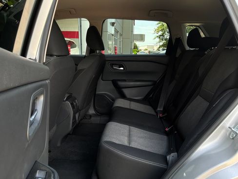 Used 2025 Nissan Rogue SV FWD image 12