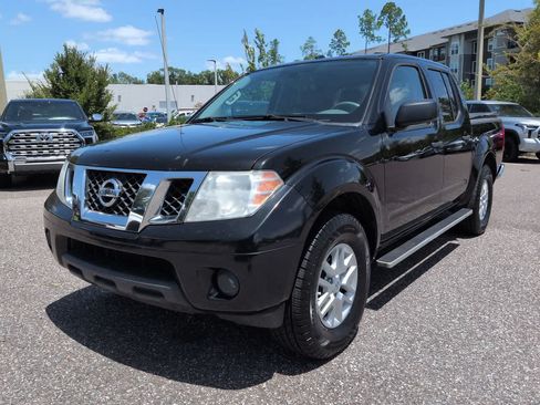 Used 2016 Nissan Frontier SV RWD image 2