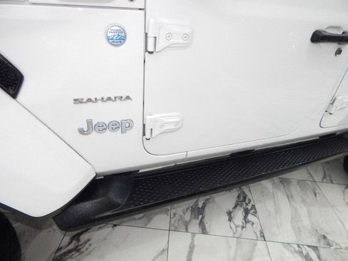 Used 2024 Jeep Wrangler Unlimited Sahara w/ Technology Group image 13