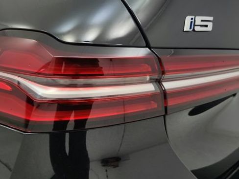 Used 2024 BMW i5 eDrive40i w/ M Sport Package RWD image 43