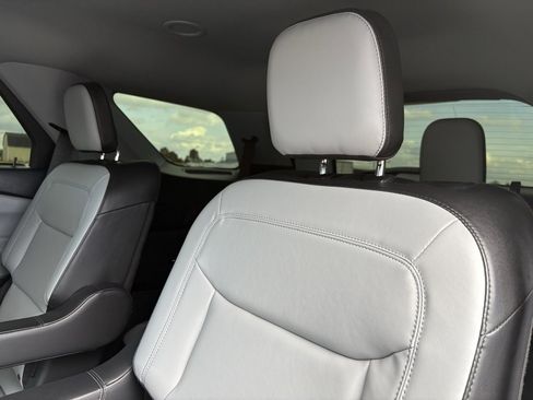 Used 2021 Ford Explorer XLT w/ Equipment Group 202A image 19