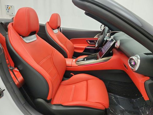 Used 2023 Mercedes-Benz SL 43 AMG w/ Driver Assistance Package image 27