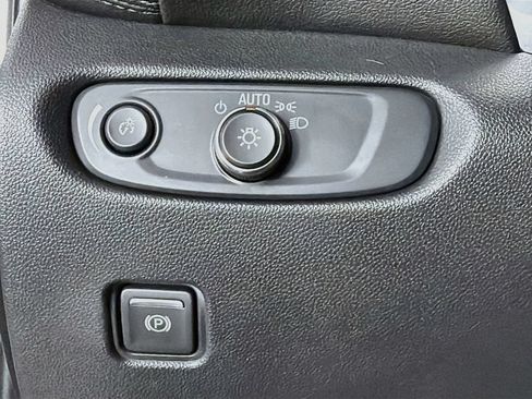 Used 2020 Chevrolet Blazer LT FWD image 15