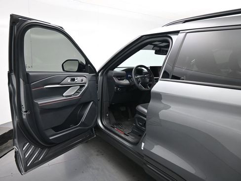 Used 2025 Ford Explorer ST w/ Sun And Sound Package AWD/4WD image 8