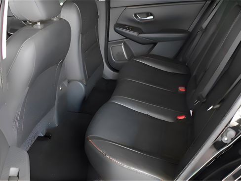 Used 2025 Nissan Sentra SR w/ SR Premium Package image 14