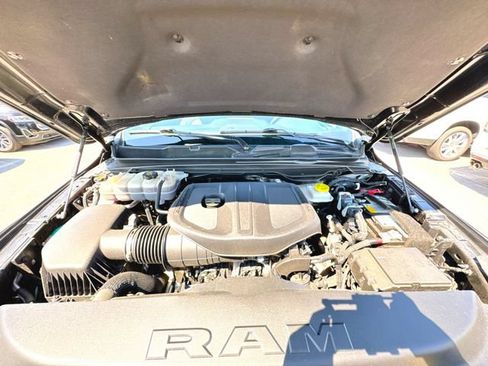 Used 2025 RAM 1500 Warlock AWD/4WD image 29