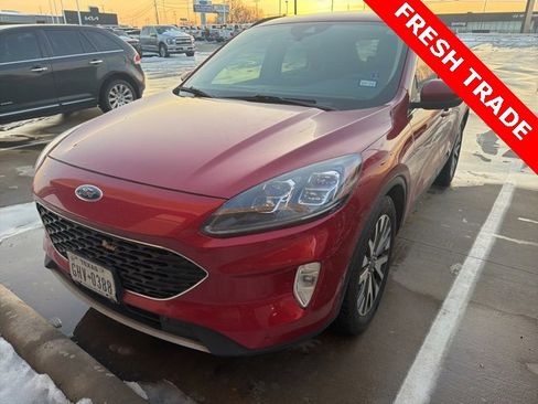 Used 2020 Ford Escape Titanium image 1
