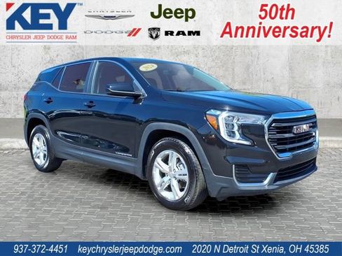 Used 2024 GMC Terrain SLE FWD image 1