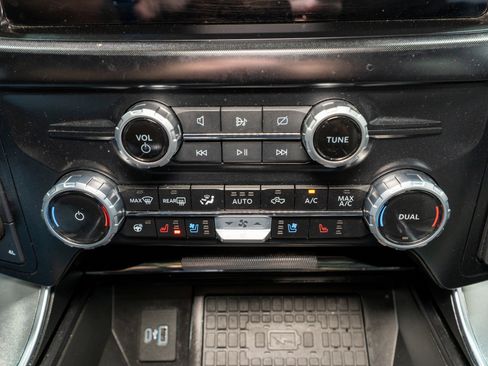 Used 2023 Ford F150 Limited image 29