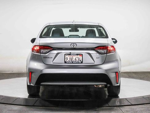 Certified 2022 Toyota Corolla LE FWD image 4