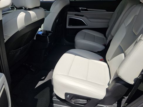 Used 2021 Kia Telluride S FWD image 11