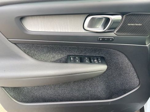 Used 2026 Volvo XC40 B5 Ultra w/ Climate Package image 16