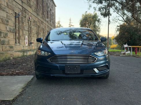 Used 2018 Ford Fusion SE w/ Fusion SE Technology Package image 33
