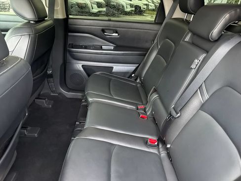 Used 2022 Nissan Pathfinder SL FWD image 30