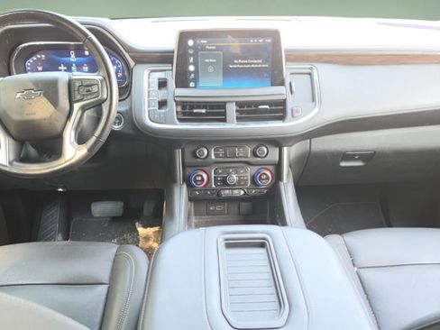 Used 2022 Chevrolet Tahoe Z71 w/ Z71 Off-Road Package AWD/4WD image 7