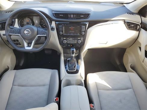 Certified 2022 Nissan Rogue Sport SV image 29