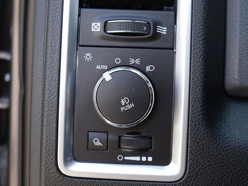 Used 2016 RAM 1500 SLT AWD/4WD image 26