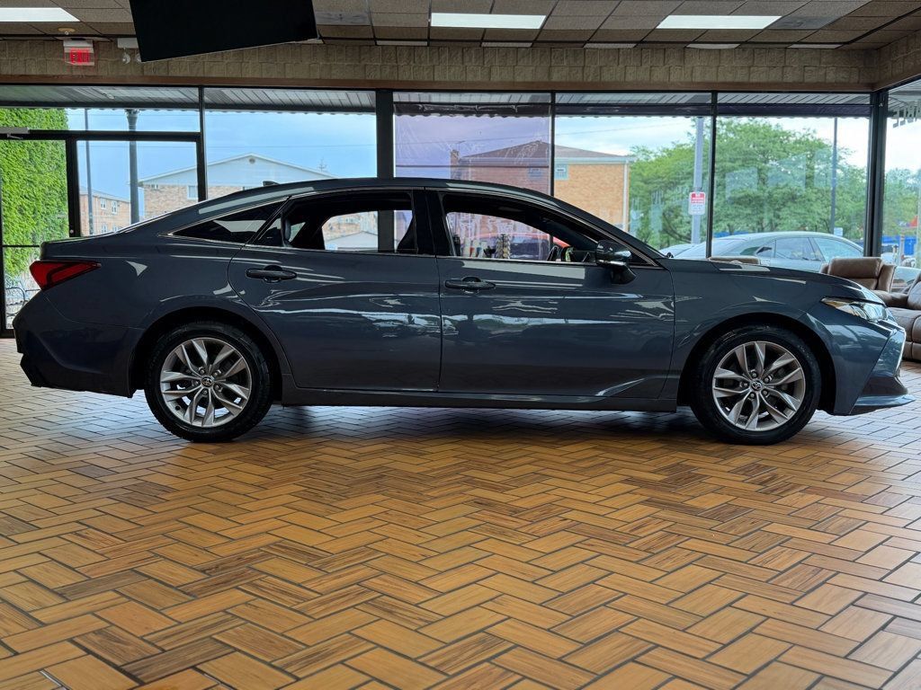 Used 2021 Toyota Avalon XLE FWD image 9