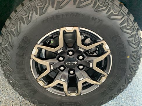 New 2026 Chevrolet Colorado ZR2 w/ Technology Package AWD/4WD image 30